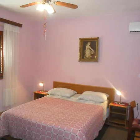 Gasthof Yucca Trogir