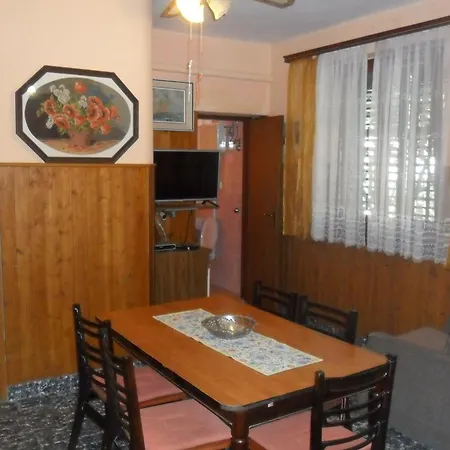 Yucca Πανσιόν 3*